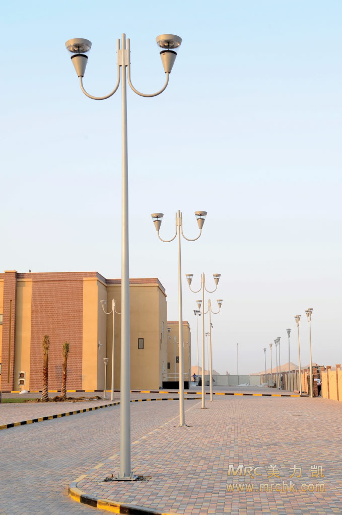 美力凯铝合金灯杆成为阿浩曼大学亮丽的风景线6
