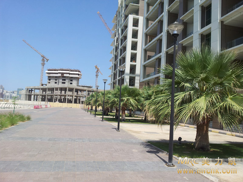 阿联酋玛丽娜海滨广场铝合金灯杆美力凯制造